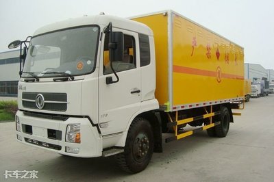 運輸煙花爆竹堪比“定時炸彈” 道路貨物運輸的細節與謹慎